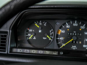 Image 15/50 de Mercedes-Benz 190 D (1985)