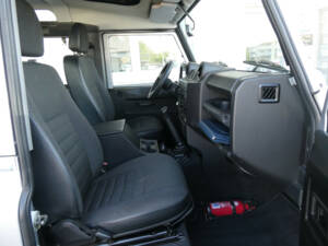 Image 12/20 of Land Rover Defender 90 TD4 (2008)