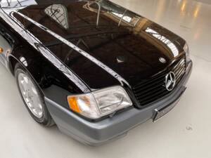 Image 3/53 of Mercedes-Benz 500 SL (1992)