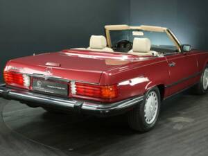 Bild 2/30 von Mercedes-Benz 560 SL (1989)