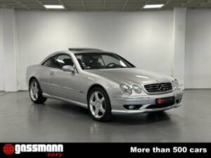 Imagen 3/15 de Mercedes-Benz CL 55 AMG (2000)