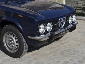 Bild 9/42 von Alfa Romeo Giulia Nuova Super 1300 (1976)
