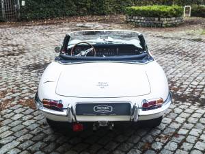 Image 6/32 of Jaguar Type E 4.2 (1966)