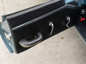 Image 39/81 of Jaguar Type E 4.2 (1967)
