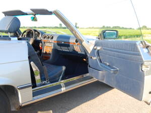 Image 58/87 of Mercedes-Benz 280 SL (1982)