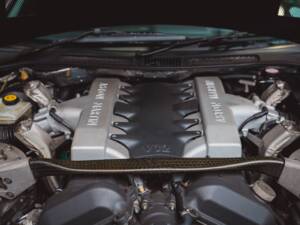 Image 7/8 of Aston Martin V12 Vanquish (2003)