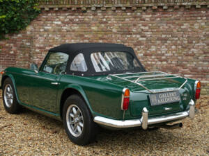 Immagine 2/50 di Triumph TR 4A IRS (1966)