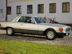 Image 3/27 of Mercedes-Benz 500 SLC (1980)