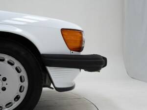 Image 12/15 of Mercedes-Benz 560 SL (1988)