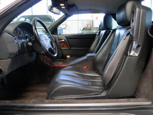 Image 34/47 of Mercedes-Benz 500 SL (1992)