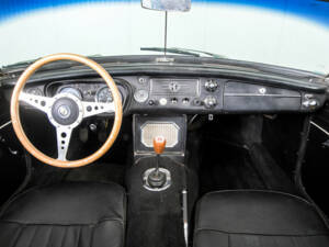 Immagine 7/50 di MG MGB (1965)