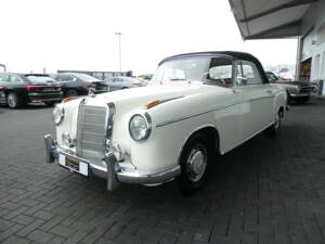 Immagine 3/29 di Mercedes-Benz 220 SE Cabriolet (1960)