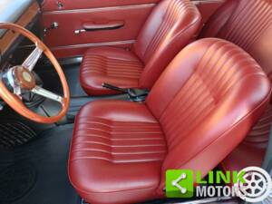 Bild 6/10 von Alfa Romeo Giulia 1600 GT Junior (1972)