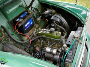 Image 22/43 of Morris Minor 1000 Traveller (1965)