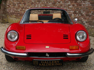 Immagine 5/50 di Ferrari Dino 246 GTS (1973)