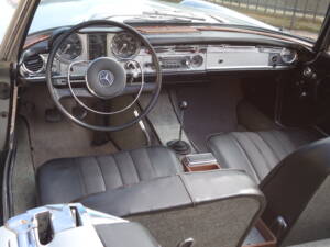 Image 10/20 de Mercedes-Benz 230 SL (1963)