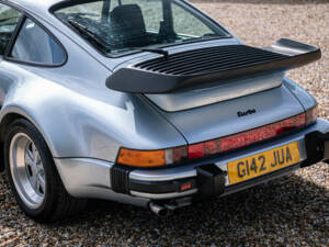 Image 9/40 de Porsche 911 Turbo LE (1989)