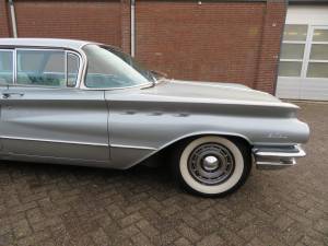 Image 4/28 of Buick Le Sabre (1960)