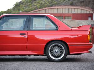 Image 4/36 of BMW M3 (1991)