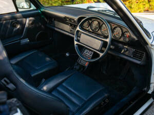 Image 2/31 of Porsche 911 Carrera 3.2 (1987)