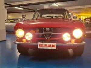 Immagine 5/37 di Alfa Romeo Giulia 1300 GT Junior (1974)