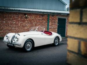 Image 8/43 of Jaguar XK 120 OTS (1951)