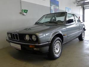 Bild 32/34 von BMW 320i Baur TC (1985)