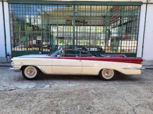 Image 13/44 of Oldsmobile 98 Convertible (1959)