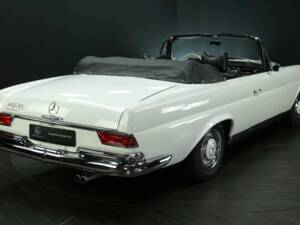 Bild 2/30 von Mercedes-Benz 250 SE (1966)