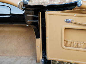 Image 46/50 of Nash-Healey Roadster (1953)