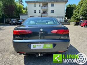 Immagine 4/10 di Alfa Romeo 166 2.4 JTD (1999)