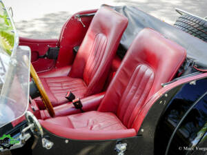 Image 6/54 of Morgan Plus 8 (1992)
