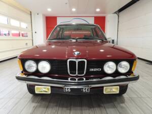 Immagine 4/17 di BMW 320 (1977)