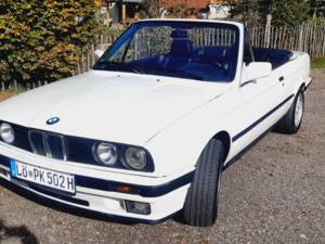Image 31/55 of BMW 320i (1991)