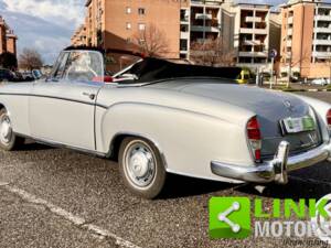 Image 5/10 of Mercedes-Benz 220 SE Cabriolet (1960)
