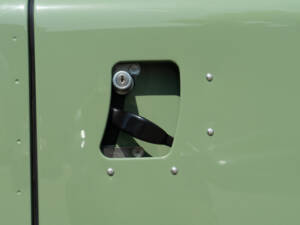 Image 15/30 of Land Rover 88 (1971)