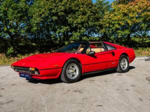 Immagine 5/50 di Ferrari 308 GTS Quattrovalvole (1983)