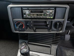 Image 12/23 of BMW M5 (1987)