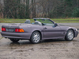 Image 9/31 of Mercedes-Benz 500 SL (1992)