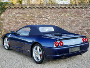 Immagine 2/50 di Ferrari F 355 Spider (2000)