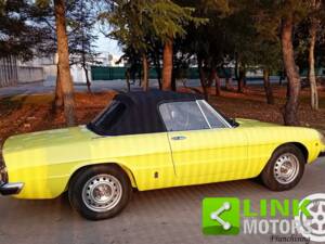 Imagen 3/10 de Alfa Romeo 2000 Spider Veloce (1975)