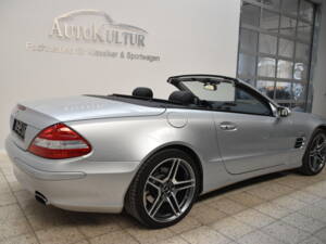 Image 9/30 of Mercedes-Benz SL 500 (2006)