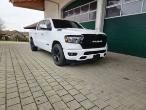 Image 44/62 of Dodge Ram 1500 (2020)