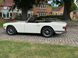 Image 9/30 of Triumph TR 6 PI (1970)