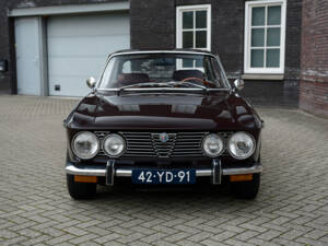 Image 1/22 de Alfa Romeo 2000 GT Veloce (1974)