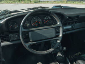 Immagine 51/83 di Porsche 911 Turbo 3.3 (1988)