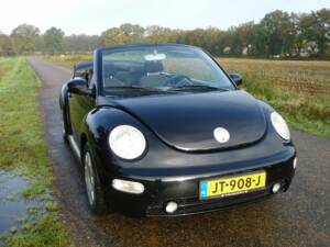 Bild 2/7 von Volkswagen New Beetle 1.4 (2004)