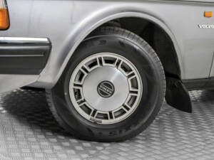 Image 4/50 of Volvo 245 GLE (1982)