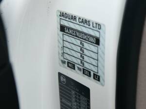 Image 24/50 of Jaguar XJ 8 4.2 (2008)
