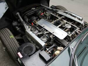 Image 14/18 of Jaguar Type E V12 (1973)